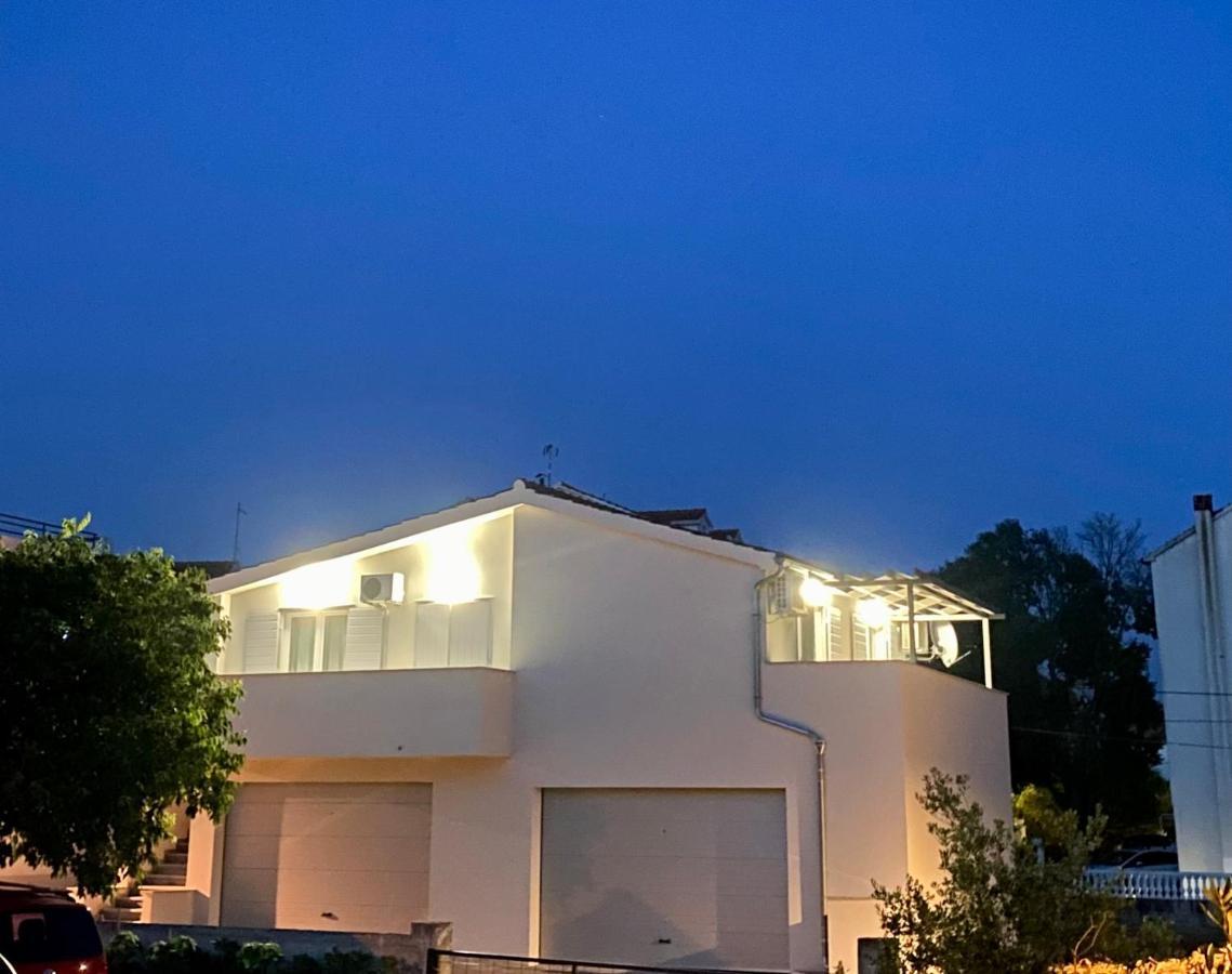 Villa Adria Vodice Bagian luar foto